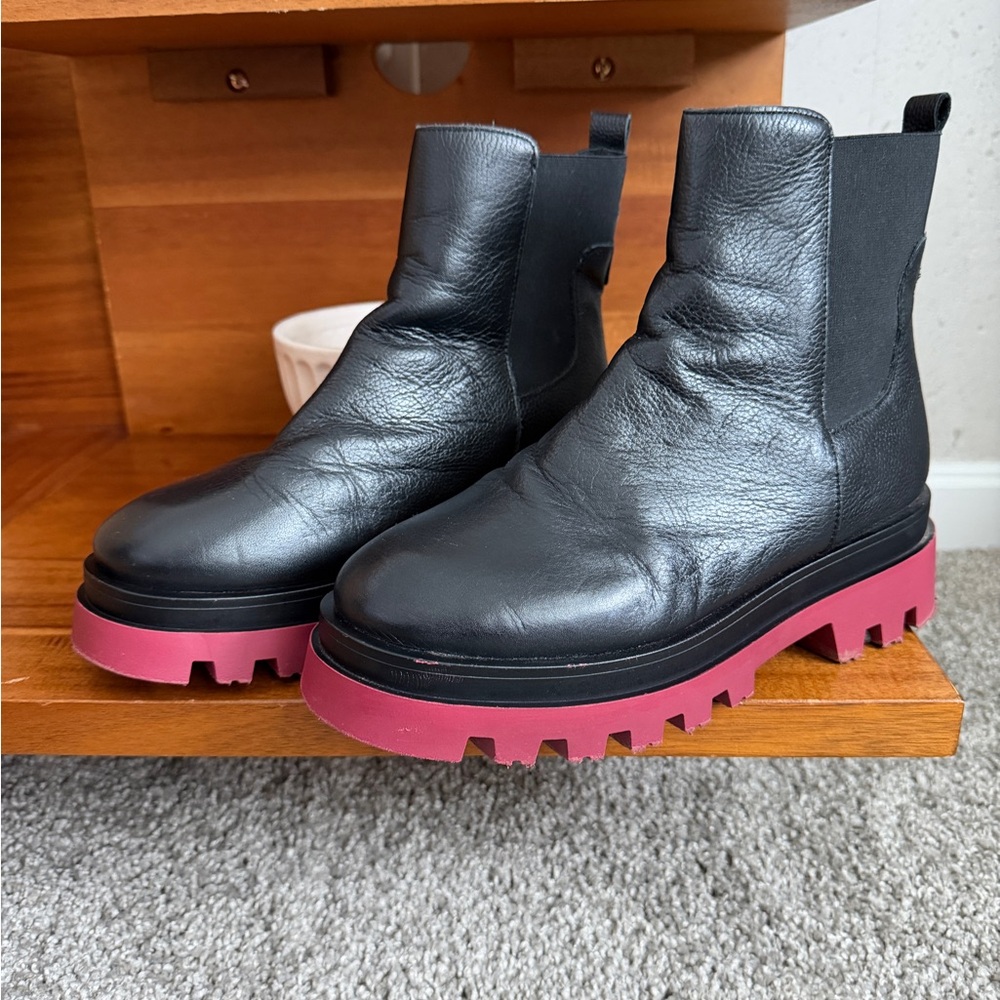 Bertuchi black leather lug-sole Chelsea boots | 8